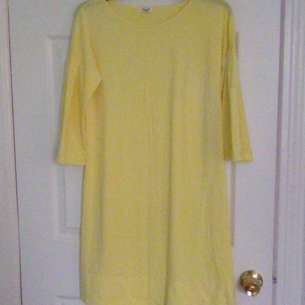 Women's 100%Cotton Yellow scooped neck line dress by SPLENDID. SIZE MEDIUM.
